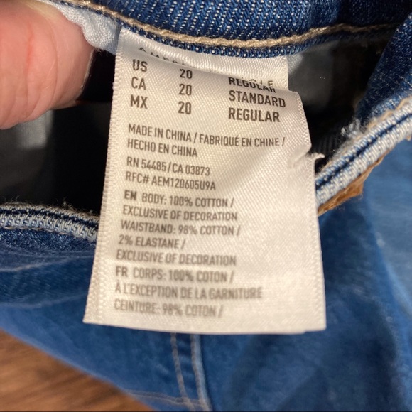 NWT American Eagle sz 20 mom jeans cut and frayed - Picture 6 of 16